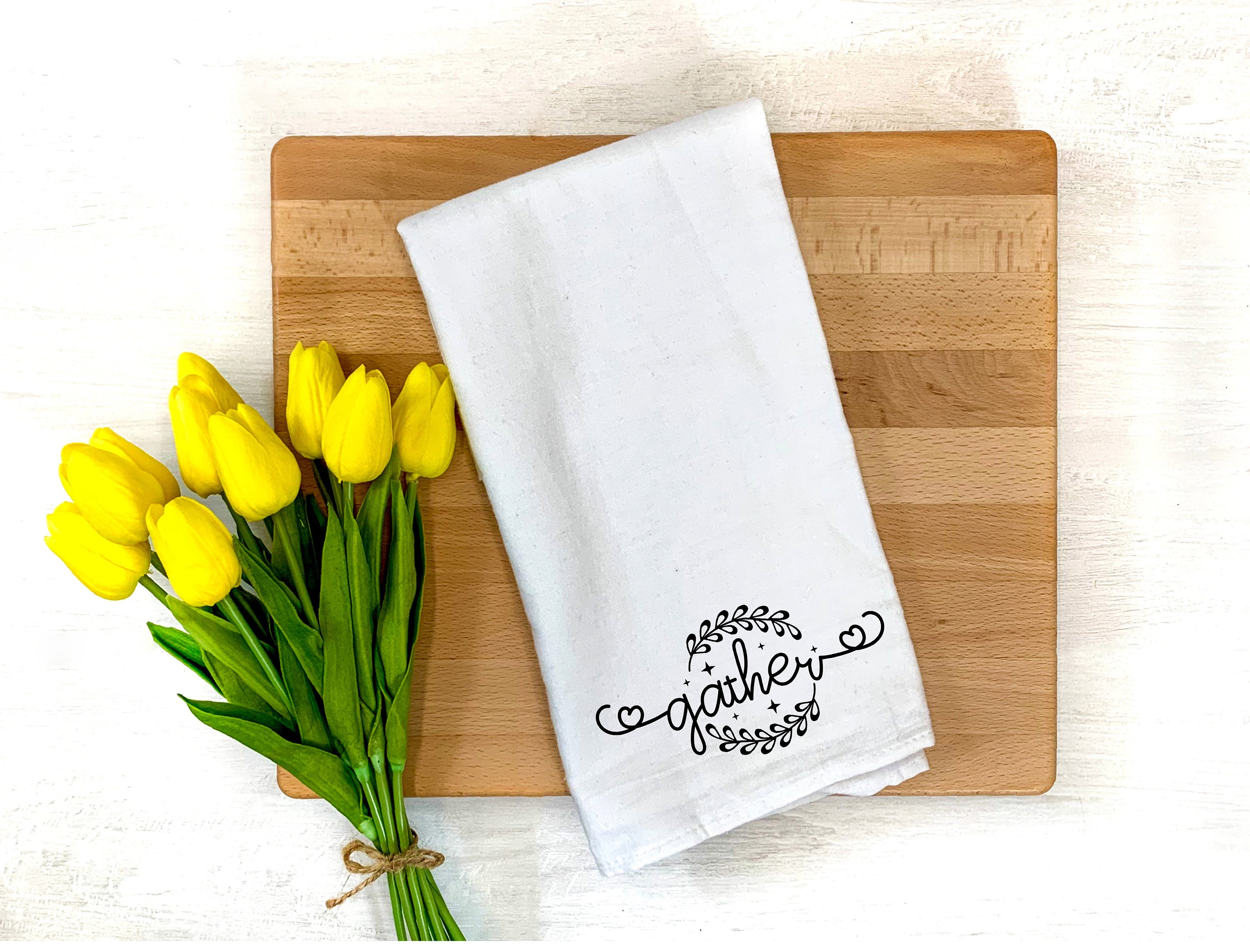 Dish Towel,Coffee lover, Fresh brewed Coffee quote, House Warming Gift, Hostess gift, Coffee lover home décor, kitchen towel, gift for her,gift for mom,birthday